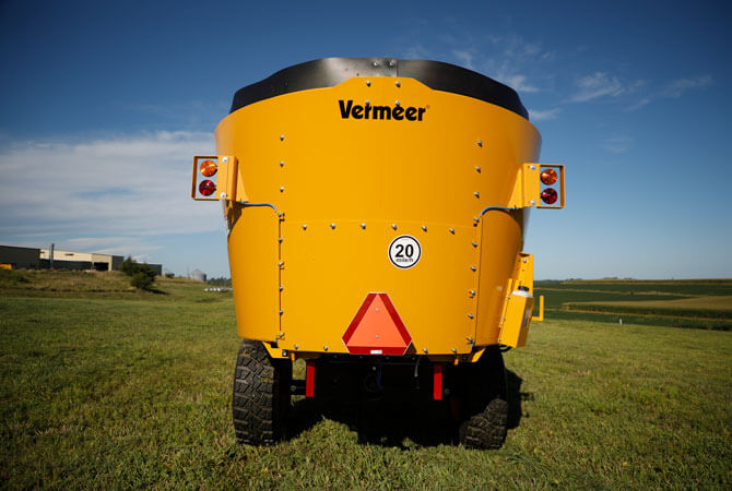 Vermeer VT600 Twin-screw Vertical Mixer