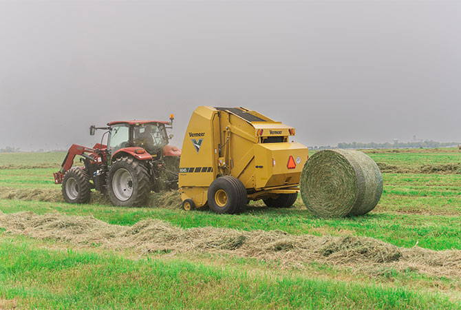 Vermeer 604S Signature Baler