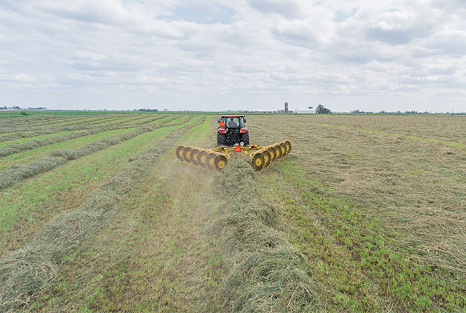 Vermeer VRC1224 Carted Wheel Rake