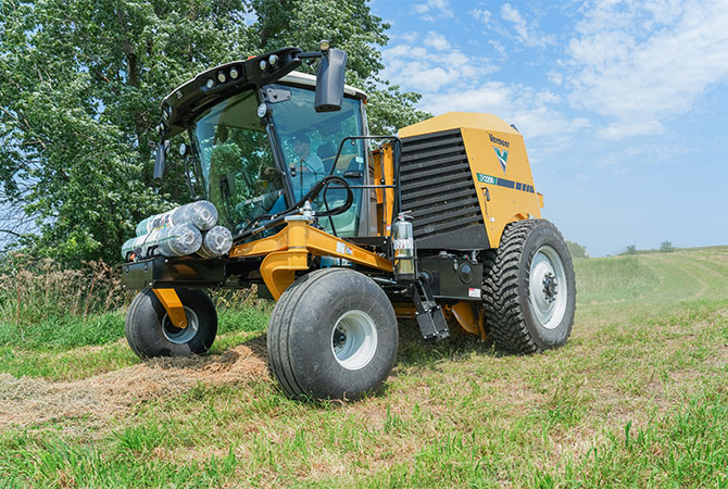 Vermeer ZR-4S Self-propelled Baler