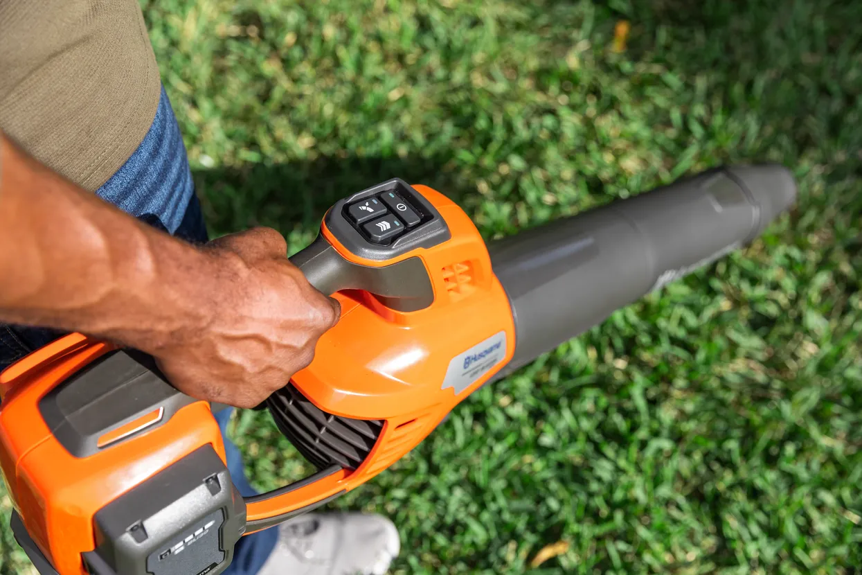 Husqvarna Leaf Blaster 350iB (tool only)