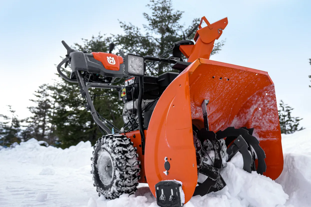 Husqvarna ST 227 Snow Blower
